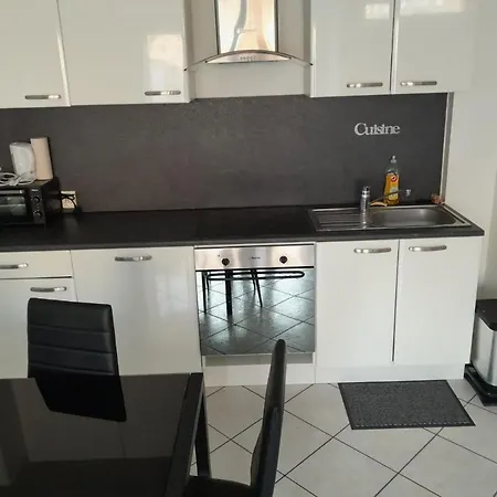 Homeday Duplex Type F3 Prox Commerce Et Transport Apartamento Haguenau